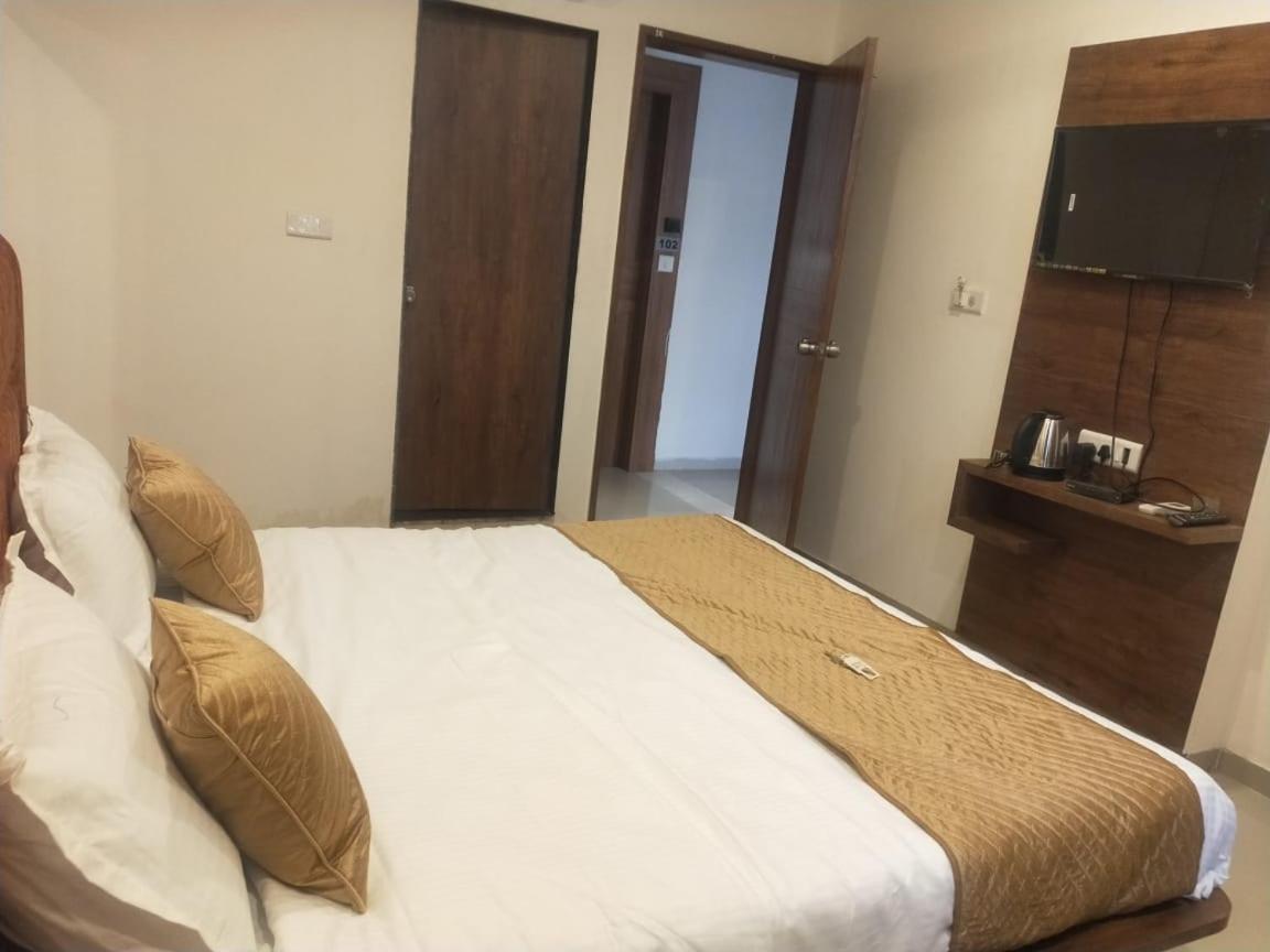 Hotel Sai Krupa Ahmedabad Exterior photo